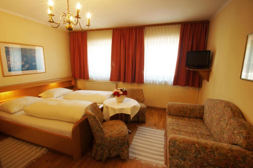 Gasthof Zur Post Straßwalchen Extérieur photo