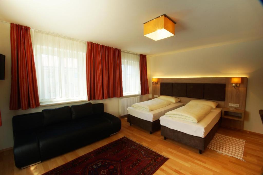 Gasthof Zur Post Straßwalchen Extérieur photo